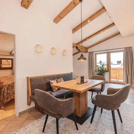 Mocking * Кіцбюель