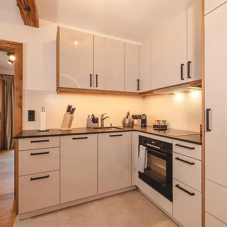 Mocking Apartment *