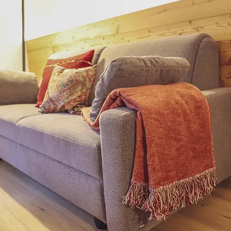 Mocking Apartment *